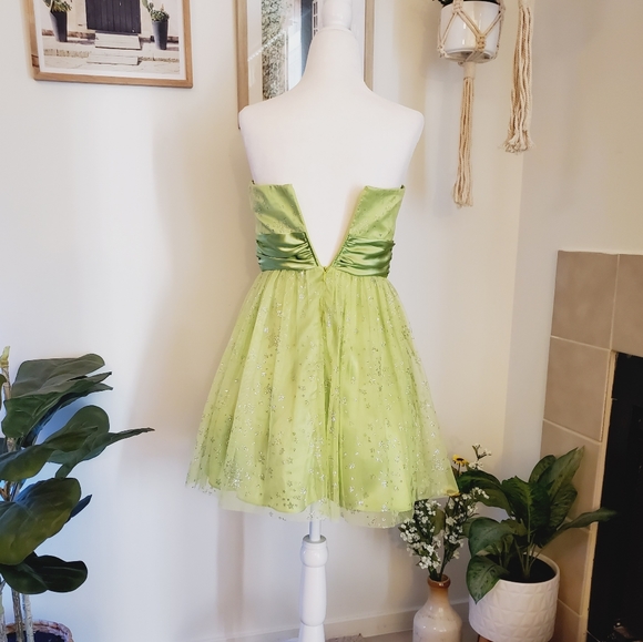 MXI Lime Green Formal Dress Size 7 - Picture 6 of 9